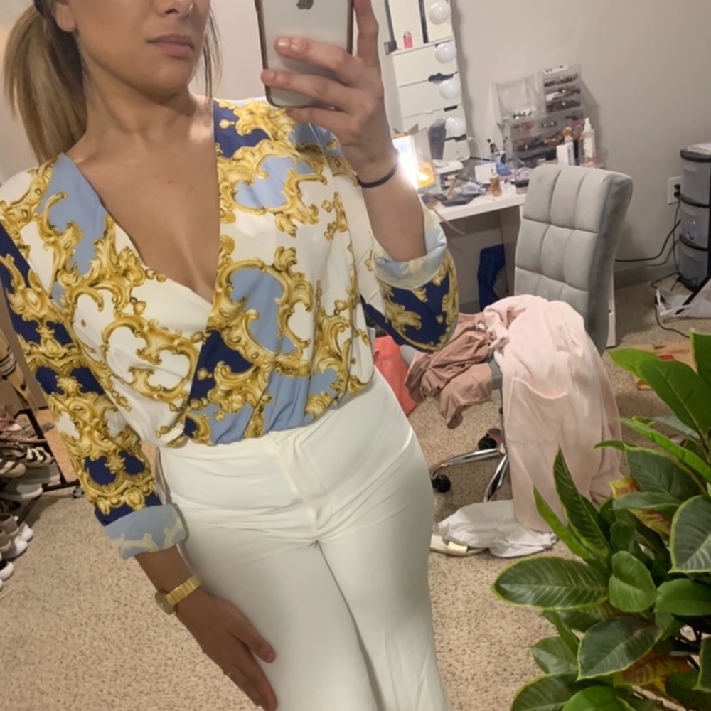 Satin chain print wrap blouse - Picture 4 of 6